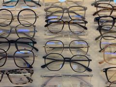 -吉庆眼镜店•蔡司•依视路(开泰眼镜市场店)