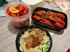 -肥肥虾庄·金牌油焖大虾(首义路店)