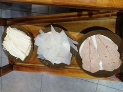-锅来乐地锅鸡(安亭店)