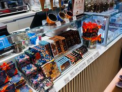 -VENCHI 闻绮(上海佛罗伦萨小镇店)