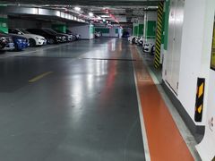 -龙湖虹桥天街-停车场