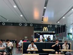 大堂-麦当劳(北京大兴机场二层国内到达(安检外)店)