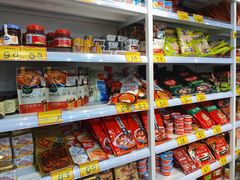 零售区-好特卖HotMaxx(杭州滨江宝龙城店)