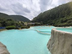 -十万大山布透温泉
