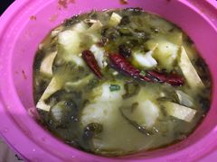 -渝是乎酸菜鱼(龙旗购物中心店)