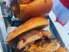 -TRIPS BURGER(大钟寺店)