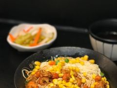 小龙虾拌面-贡梅老面馆·蟹粉面·无锡特色小吃(南长街主推店)