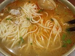 -亮亮面馆(经六路店)