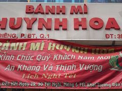 -Bánh Mì Huynh Hoa