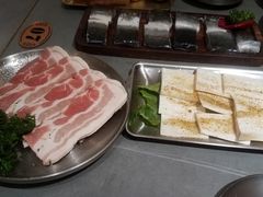 -围炉肉舍•炭烤活鳗•丹东海鲜烤肉(步行街店)