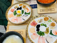 -花馬肆.云南过桥米线(汉神购物广场现场熬汤店)