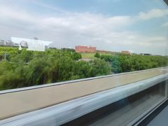 -龙阳路磁悬浮列车总站-停车场