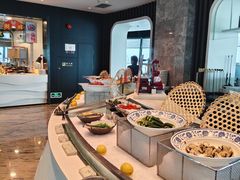 -亚洲国际大酒店·云顶阁旋转自助餐厅