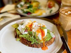 牛油果温泉蛋吐司-O'mills Sourdough Bakery&Bistro(永嘉路店)