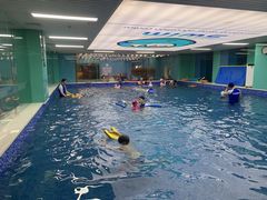 -Swim斯卫姆国际儿童游泳中心(红博中央公园店)