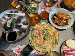 -草家酱蟹炭火烤肉店(珲春南路一店)