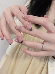 -灰姑娘美甲美睫馆