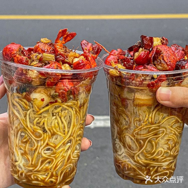 上海也能吃到成都爆火的小龙虾饭团啦🦞快冲