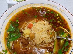 酸汤臊子面-大嘻咹biangbiang面(历史博物馆店)