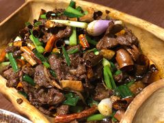 -老滇山寨•云南特色菜•地方菜•民族风情歌舞表演(金碧店)