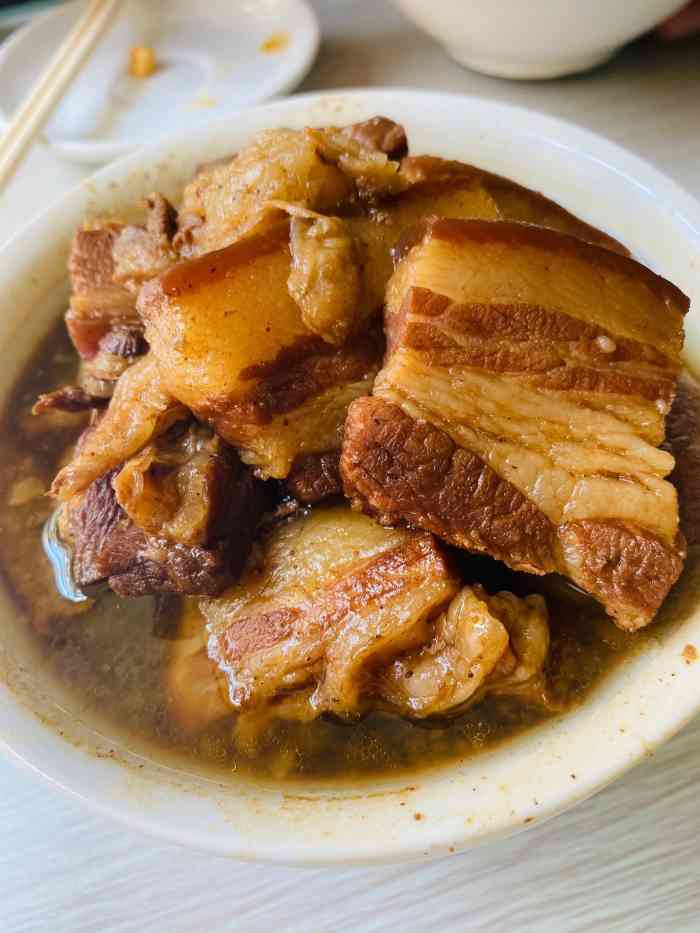 汪志大碗肉(清明街店)-"[薄荷]环境:环境很不错.我们是聚餐,.