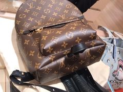 -LV路易威登(德基广场店)