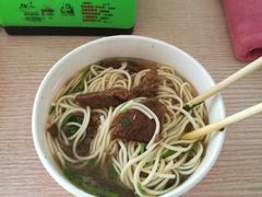 -黃牛牛肉面馆