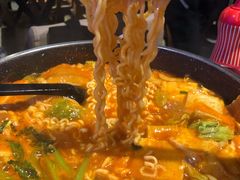 部队年糕鸡肉火锅-花腰餐吧Bistro烧烤 傣味(传媒大学店)
