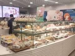 面包甜点陈列柜-BreadTalk面包新语(长寿路地铁站店)