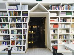 -钟书阁(松江泰晤士小镇店)