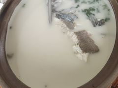 -天乐农家鱼头王(天目湖店)