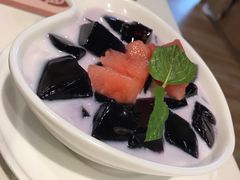 黑枸杞冰粉-粤点越有·茶点·粤菜(樵岭国际店)