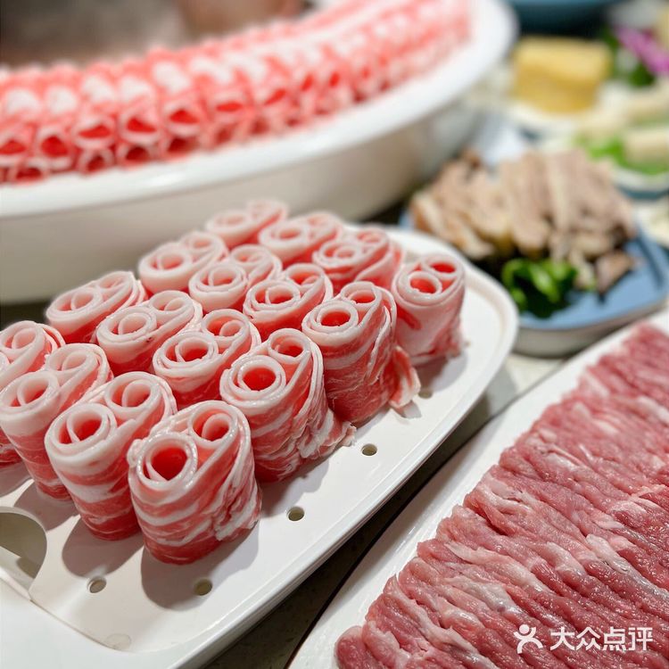 我们没吃完还打包了满满一盒