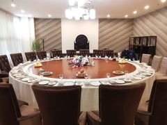 -红栌温泉山庄生态美食餐厅