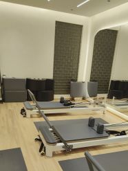 -依灵瑜伽普拉提连锁