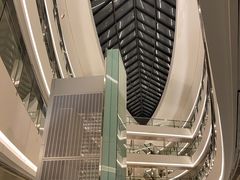 -上海滴水湖皇冠假日酒店