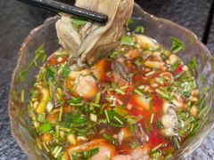 -何妹湿辣牛肉·粤式烧烤砂煲(桂雅路店)
