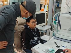 -豪门视光·星趣控·蔡司依视路眼镜代理商(中央大街店)