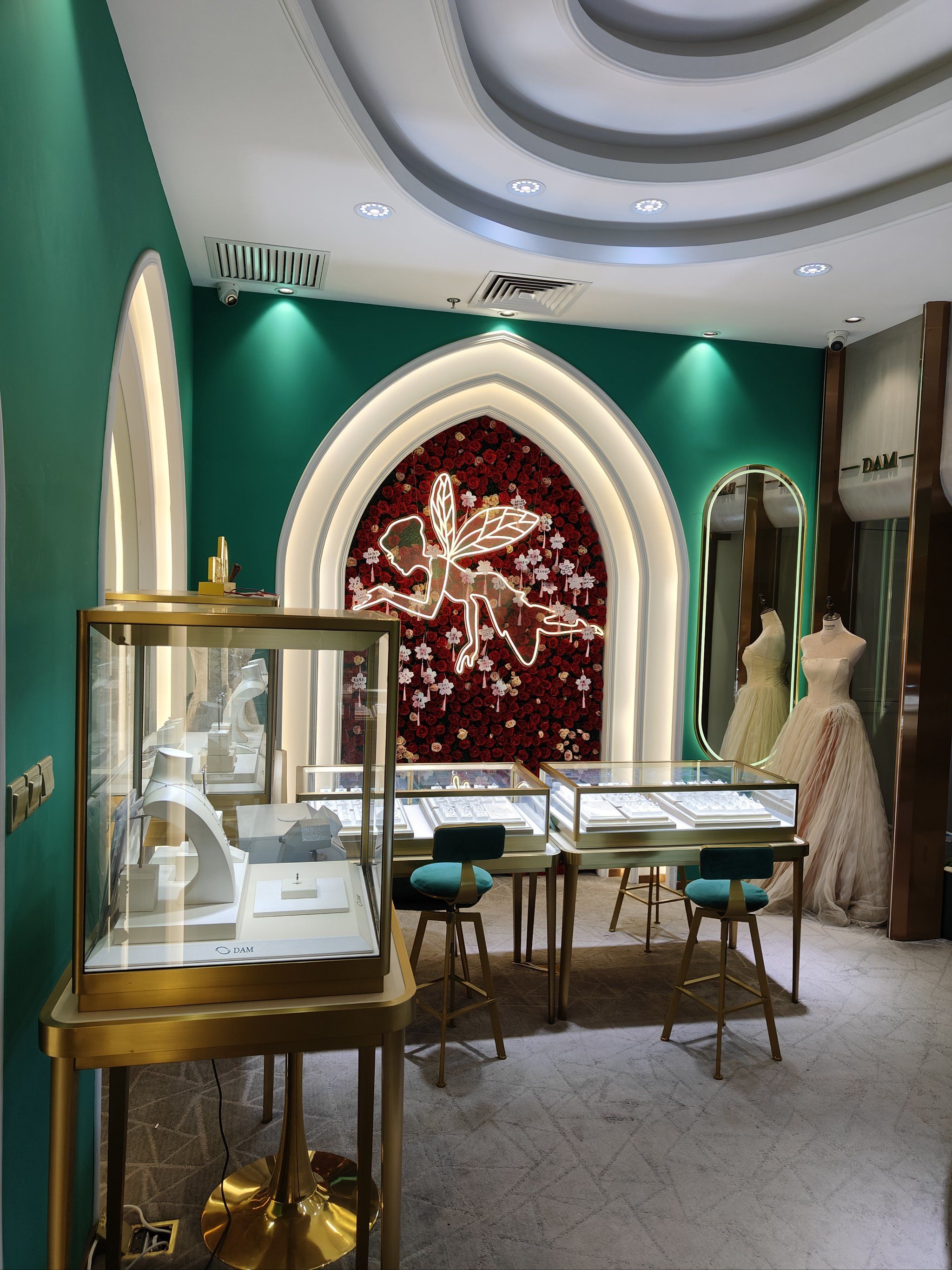 n
📍这家dam钻石位于浦东世纪大道的中国钻石交易中心2楼