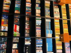 -钟书阁(松江泰晤士小镇店)