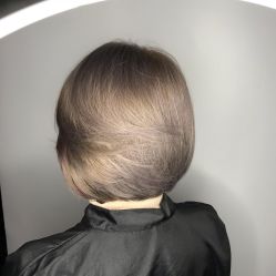 -诗悦发型SALON·圣罗兰店