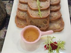 -刘姐啤酒鱼民族演艺餐厅(西街总店)