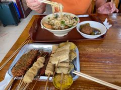 -任记七中刀削面(总店)