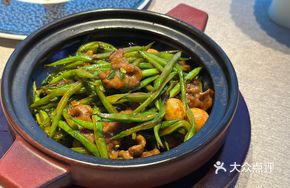 Shacha Sauce Stir-fried String Beans with Beef Brisket