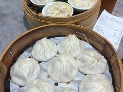 -莱莱小笼·乔艾