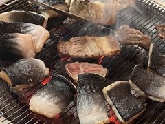 -围炉肉舍•炭烤活鳗•丹东海鲜烤肉(步行街店)