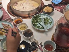 -洪氏嗨捞·猪肚鸡火锅(阳光天地店)