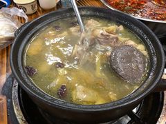 -周良天山牛杂城(天山路总店)