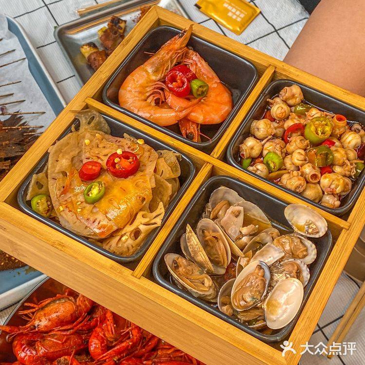 别问了！在武汉！烧烤届天花板！