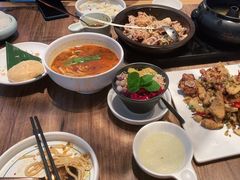 小锅米线-云海肴云南菜(浦江欢乐颂店)
